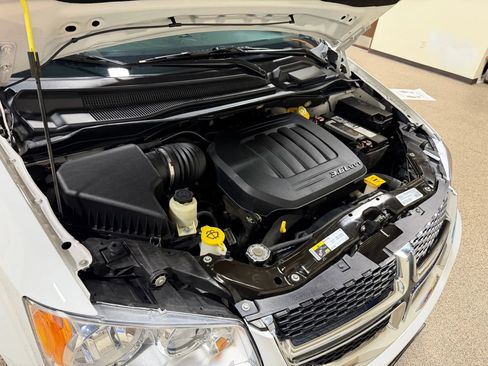 Used 2019 Dodge Grand Caravan SE image 65