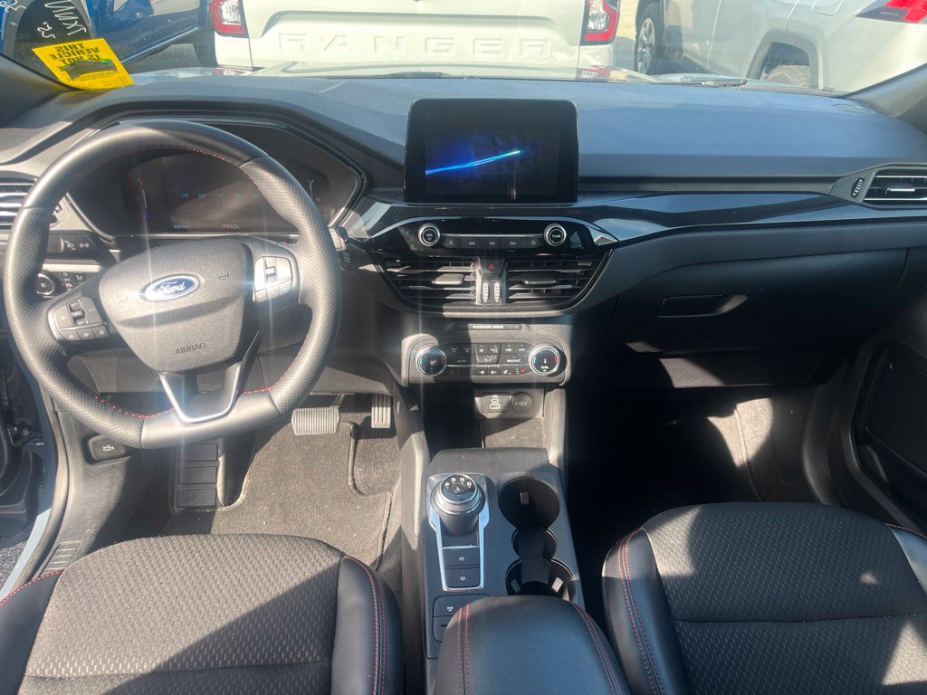 Used 2025 Ford Escape ST-Line Select AWD/4WD image 6