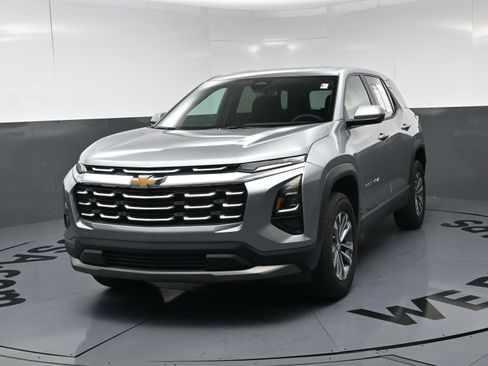 Used 2026 Chevrolet Equinox LT FWD image 11