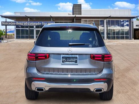 New 2025 Mercedes-Benz GLB 250 4MATIC image 6