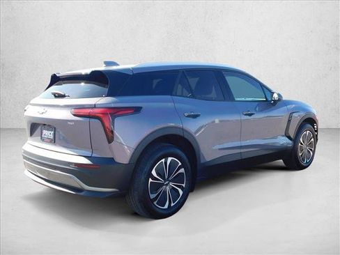 Used 2025 Chevrolet Blazer EV LT AWD/4WD image 8