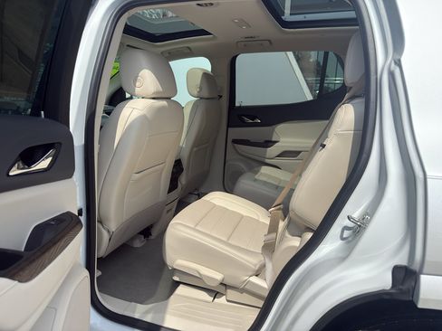 Used 2021 GMC Acadia Denali w/ Denali Technology Package FWD image 13
