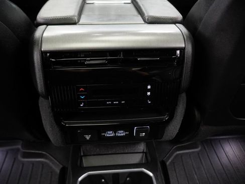 Used 2024 Jeep Wagoneer Series II AWD/4WD image 18