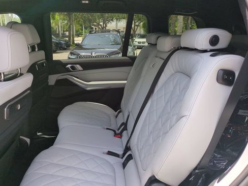 New 2027 BMW X7 xDrive40i w/ Executive Package AWD/4WD image 14
