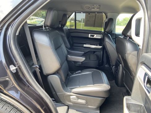 Used 2022 Ford Explorer Limited w/ Equipment Group 301A RWD image 14