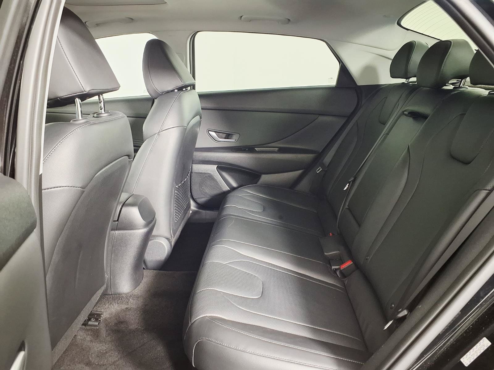 Certified 2023 Hyundai Elantra Limited FWD image 13