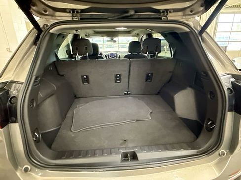 Used 2019 Chevrolet Equinox LT w/ Sun & Navigation Package image 27