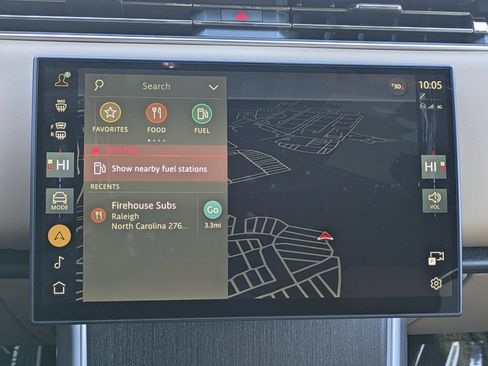 Certified 2025 Land Rover Range Rover SE image 13