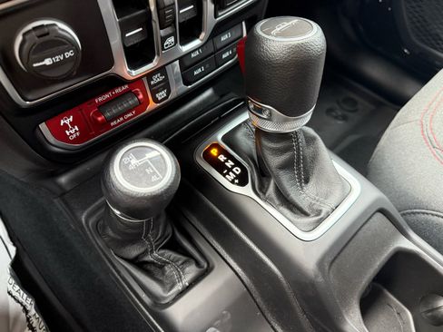 Used 2024 Jeep Gladiator Rubicon w/ Convenience Group image 31