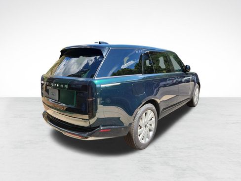 New 2026 Land Rover Range Rover Long Wheelbase SE AWD/4WD image 8