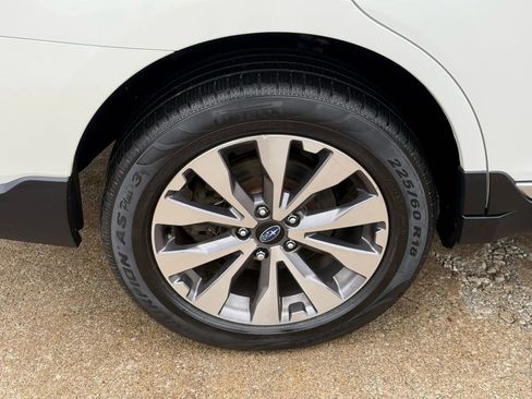 Used 2019 Subaru Outback 2.5i Touring image 44