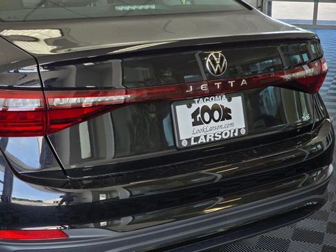 New 2026 Volkswagen Jetta SE FWD image 12