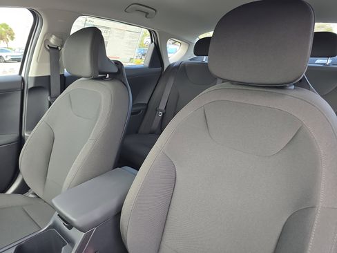 New 2026 Kia K4 FWD image 21
