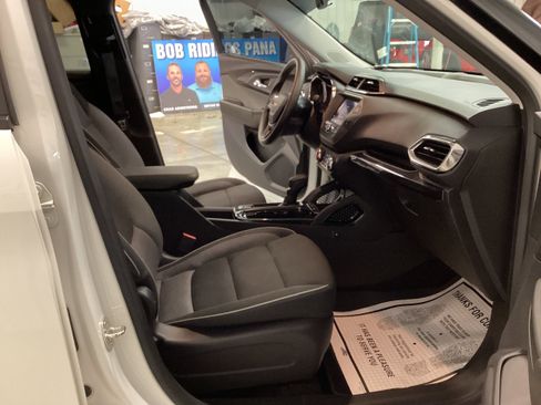 Used 2023 Chevrolet TrailBlazer LT FWD image 26
