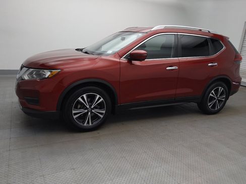 Used 2020 Nissan Rogue SV w/ Premium Package FWD image 2