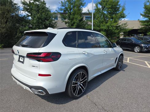 New 2026 BMW X5 xDrive40i w/ M Sport Package AWD/4WD image 3