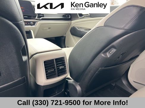 Used 2025 Kia Sportage EX image 47