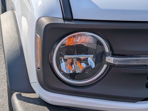 New 2026 Ford Bronco Base image 5