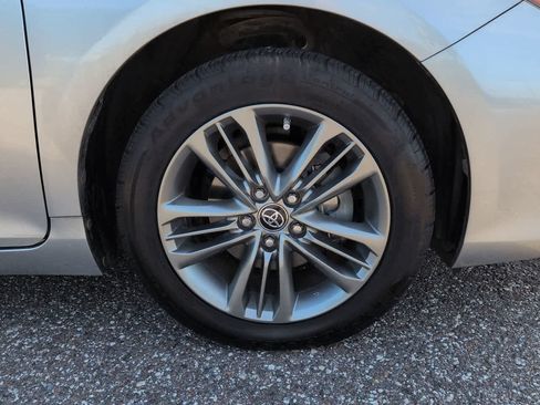 Certified 2017 Toyota Camry SE w/ Moonroof Package FWD image 11