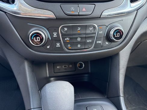 Used 2024 Chevrolet Equinox LT w/ LPO, Floor Liner Package image 30