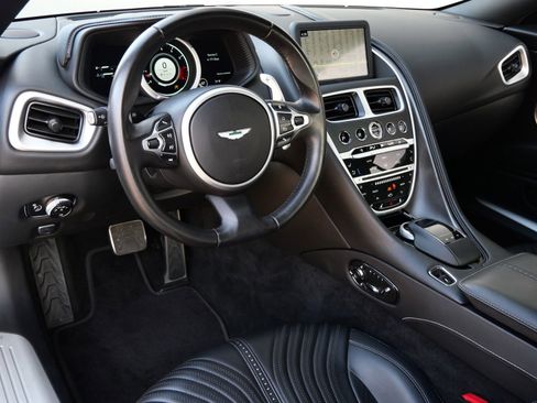 Used 2018 Aston Martin DB11 V12 image 3