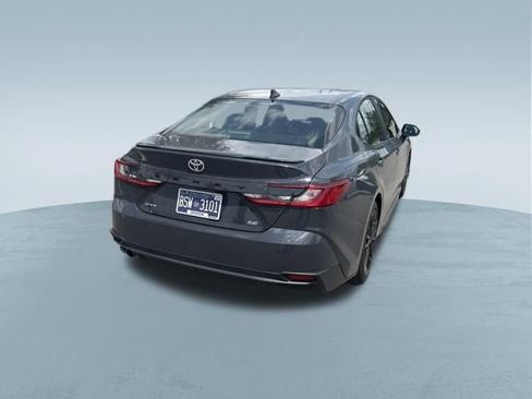 Used 2025 Toyota Camry SE FWD image 9