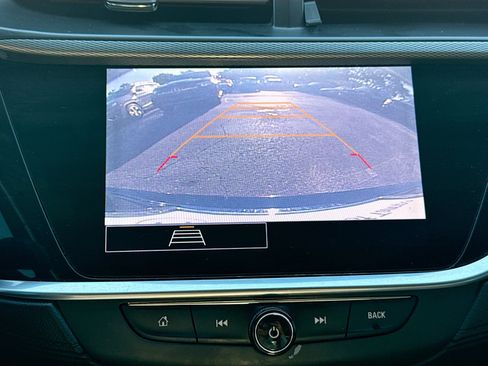 Used 2022 Buick Encore GX Select w/ Experience Buick Package AWD/4WD image 32