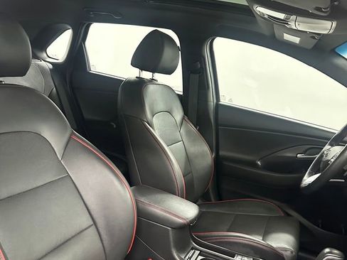 Used 2018 Hyundai Elantra GT Sport w/ Sport Tech Package 04 image 35