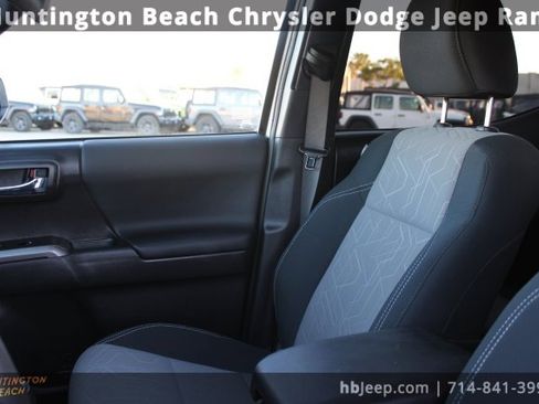 Used 2023 Toyota Tacoma TRD Off-Road image 39