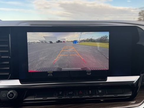 Used 2024 Chevrolet Silverado 2500 LT w/ Convenience Package image 31