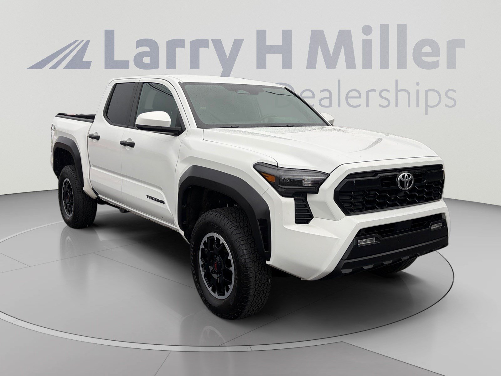 Used 2024 Toyota Tacoma TRD Off-Road AWD/4WD image 7