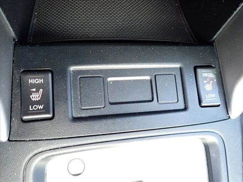 Used 2015 Subaru Forester 2.5i Premium w/ All-Weather Package image 18