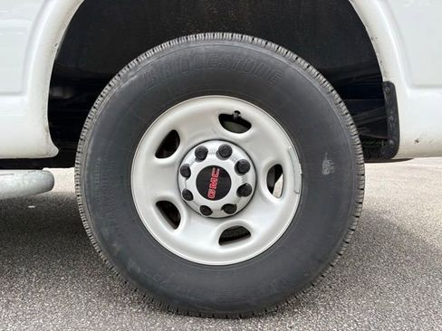 Used 2024 GMC Savana 2500 w/ Driver Convenience Package RWD image 21
