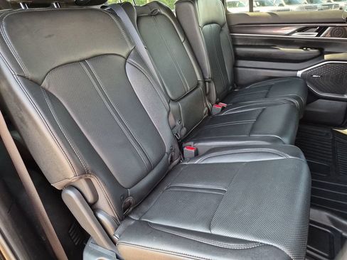 Used 2024 Jeep Wagoneer 4WD w/ Rear Seat Video Group 1 image 32
