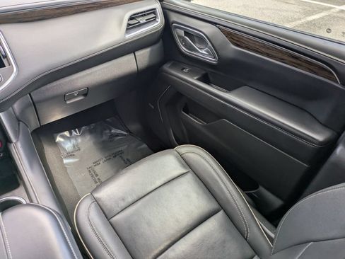 Used 2024 Chevrolet Suburban Premier AWD/4WD image 29