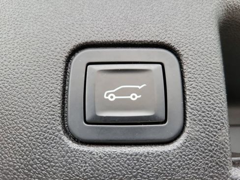 Used 2018 Chevrolet Equinox LT image 9