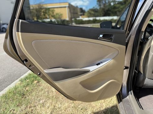 Used 2013 Hyundai Accent GLS w/ Premium Pkg image 19