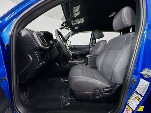 Used 2018 Toyota Tacoma TRD Off-Road image 33