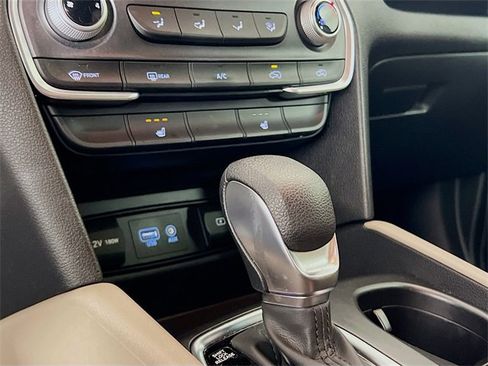 Used 2019 Hyundai Santa Fe SEL image 17