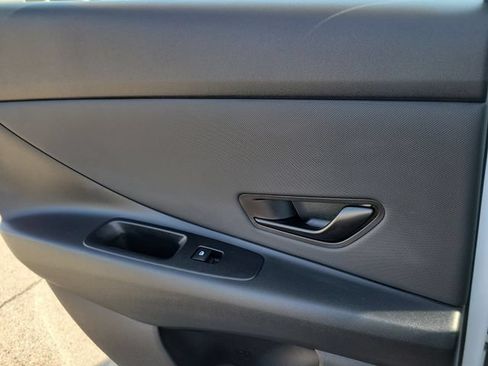New 2026 Hyundai Elantra SEL Sport FWD image 24