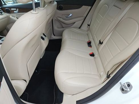 Used 2022 Mercedes-Benz GLC 300 4MATIC image 16