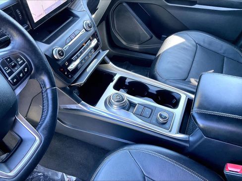 Used 2020 Ford Explorer Limited image 17