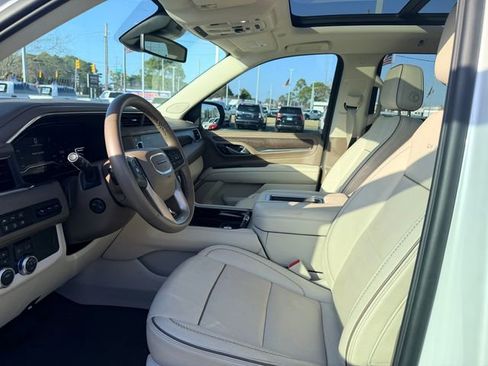 Used 2023 GMC Yukon Denali image 11