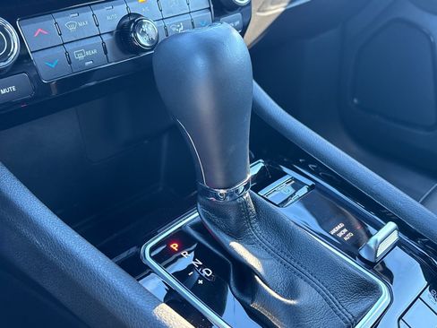 Used 2025 Jeep Compass Limited image 11