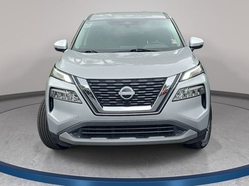 Used 2022 Nissan Rogue SV FWD image 2