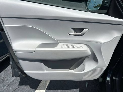 Used 2024 Hyundai Kona SEL AWD/4WD image 17