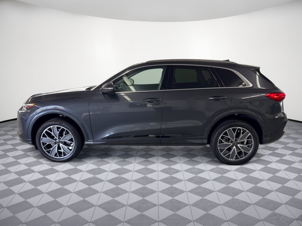 Used 2025 Audi Q5 Premium Plus w/ Premium Plus AWD/4WD image 2