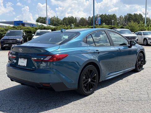 Used 2025 Toyota Camry SE FWD image 5