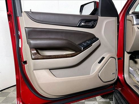 Used 2015 Chevrolet Suburban LT image 22