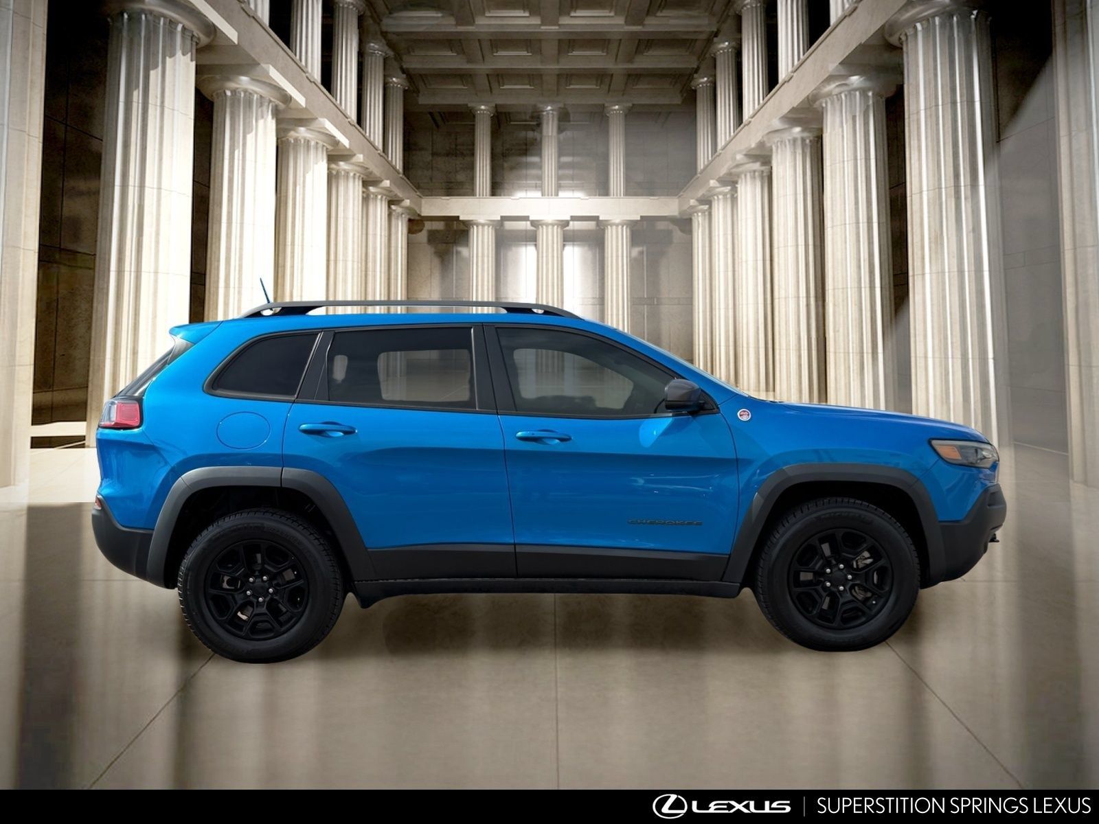 Used 2019 Jeep Cherokee Trailhawk w/ Comfort/Convenience Group AWD/4WD image 3